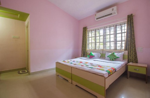 Sernabatim Apartment | Lively 3BHK Abode near Colva Beach