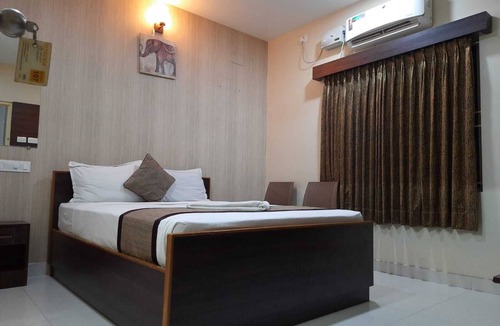 Salem Hotel | LIVGRAND HOTEL SRI DHEVI Salem