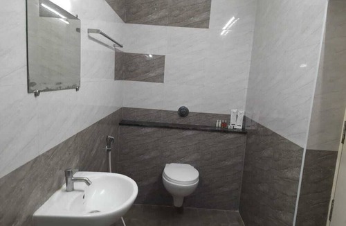 Salem Hotel | LIVGRAND HOTEL SRI DHEVI Salem