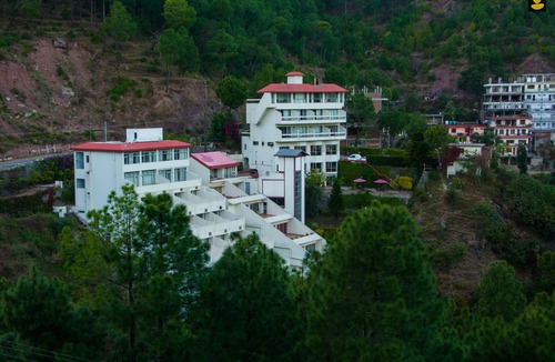 Kumarhatti House | Livingstone Misty Mountains resort Premium Room