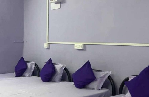 Naranpura Hostel | LIVZO - PURPLE HOUSE