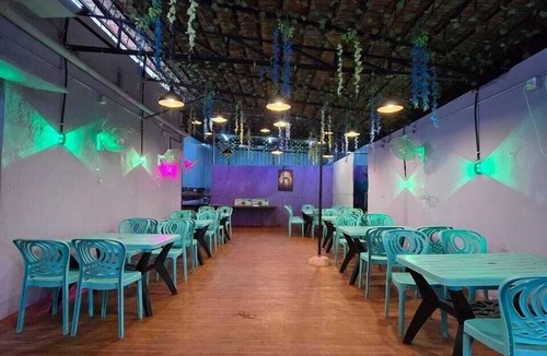 Naranpura Hostel | LIVZO - PURPLE HOUSE