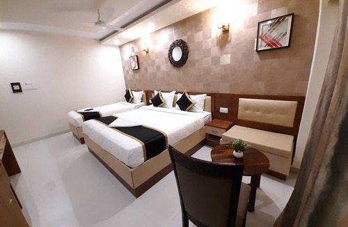 Periamet Hotel | Liza Regency
