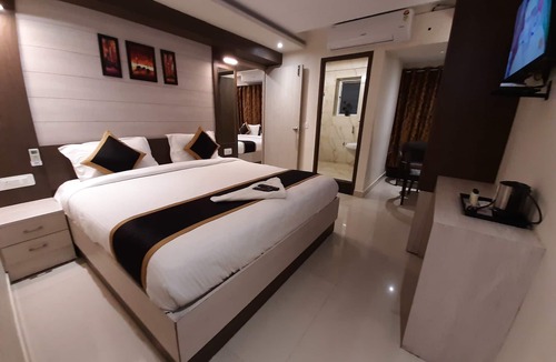 Periamet Hotel | Liza Regency