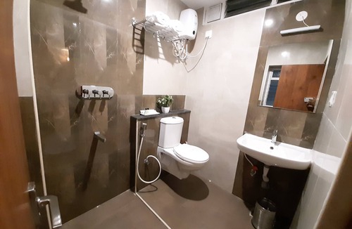 Periamet Hotel | Liza Regency