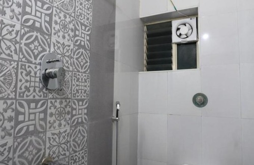 Chennai Hotel | Lloyd's Inn Perumbakkam