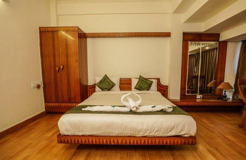 Koregaon Park House | Lofty Seasons Service Apartments