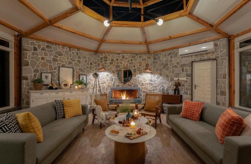Bullawala Villa | LohonoStays Ivy Cottage