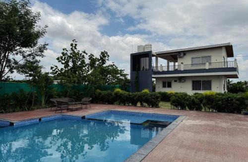 Sanwer Villa | Lotus Farmstay