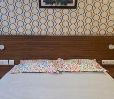 Nagavara Hotel | Lotus Park Inn