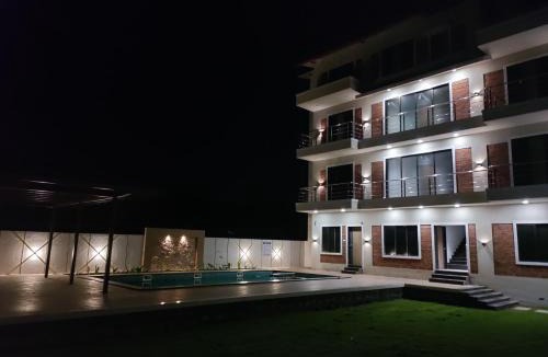 Chendhare Resort | Lotus The Lake View Resort