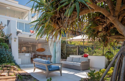 Forresters Beach Apartment | Loulou Beach Studio – Couple Retreat