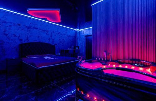 Militari Apartment | Love & Jacuzzi