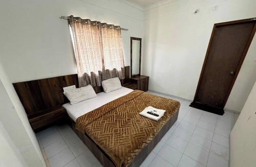 Nashik Hotel | Lovely 1-bedroom hotel with AC in charming Nashik