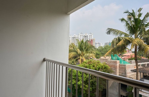 Kochi Apartment | Lovely 3-br. flat at Kadavanthra