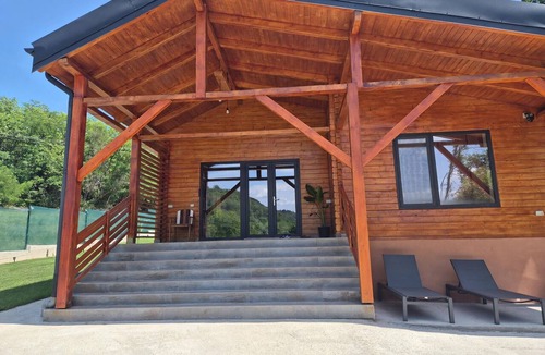 Gura Suhasului Ski Chalet | Luca's Chalet Ocnele Mari – Premium Wooden Chalet