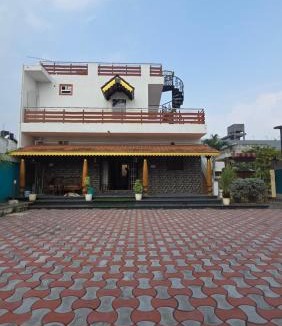 Manali House | Lucky garden inn