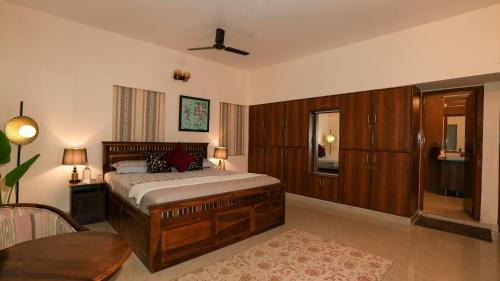 5th Block Bed & Breakfast | Luho White House