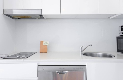 Surry Hills Apartment | Lush Modern Sanctuary in the Heart of Surry Hills