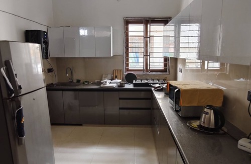 Varanasi Villa | Lux 3-Bedroom Villa with Balconies, Gym & Private Parking – Peaceful Yet Central