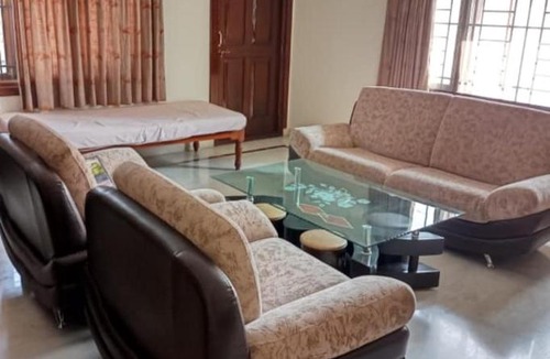 Sangareddi Bed & Breakfast | Lux Guesthouse