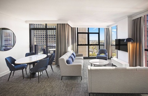 Sydney Central Business District Apartment | Luxe 3 Bedroom Suite at Sydney CBD