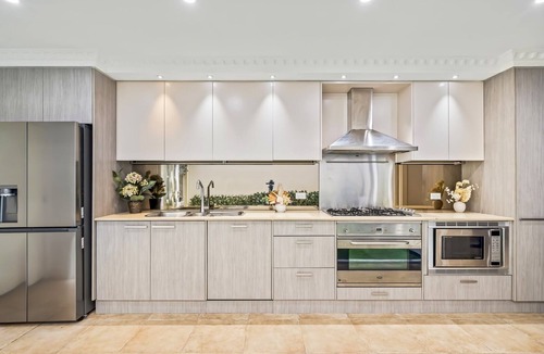 Pyrmont House | Luxe Living Terrace by The Star: 3-Level Luxury in Sydney's Vibrant Heart