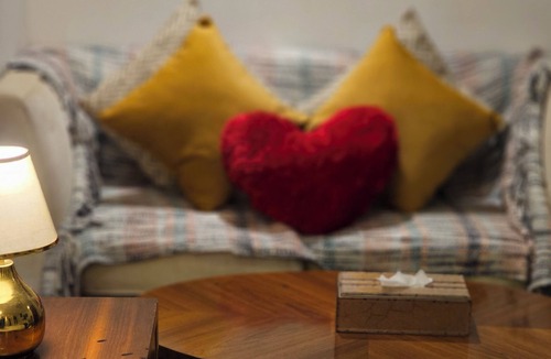 Gurugram Apartment | Luxurious, Comfy, Private Studio with Pool & Gym access | Long Stay | Gurgaon