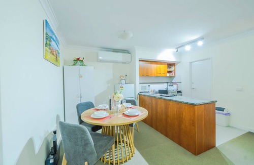 Perth Central Business District Apartment | Luxurious oasis 10mins to Perth DT, Elizabeth Quay & PCEC