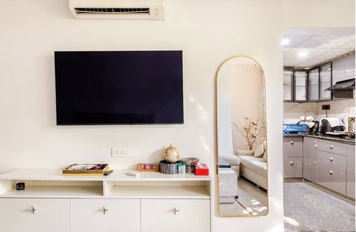 Nizamuddin Apartment | Luxurious STUDIO BnB In DELHI's Heart