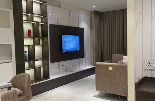 Bengaluru Apartment | Luxury 1-Bed , living and Kitchen in Bengaluru, Kannuru