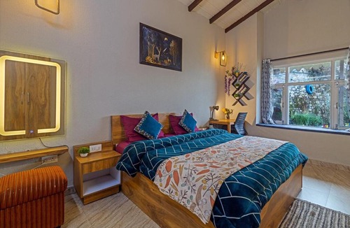 Mukteshwar Villa | Luxury 1BR Villa with Kitchen & Living Room - Himalayan Views, Pet Friendly