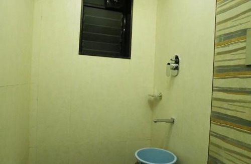 Dadar East Apartment | Luxury 5 - Bedroom Appartment near Dadar TT