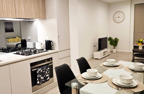 Epping Apartment | Luxury apartment, best of Sydney with easy access to everything.