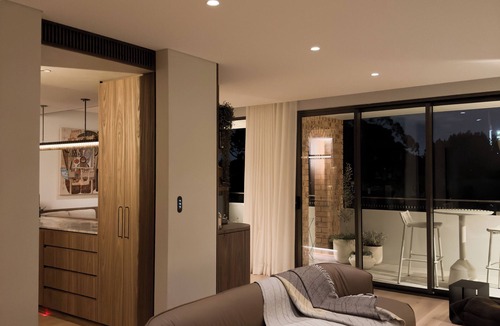 Surry Hills Apartment | Luxury apartment in the heart of Surryhills, close to cafes, bars & so much more