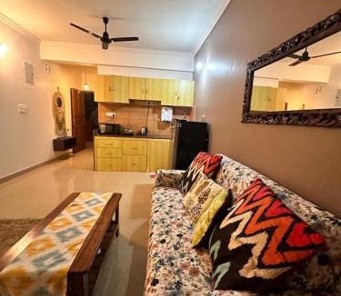 Canacona Apartment | Luxury Apt near Palolem Beach, WFH with Forest view