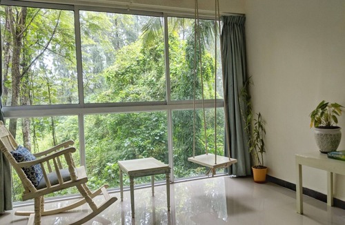 Siolim Apartment | Luxury Art-themed Apartment: The Contemporary Indian Suite