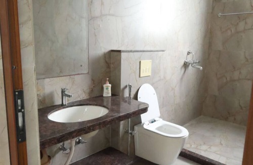 Sanganer House | Luxury FilmCity Farmstay - 3 Bedroom with Pool