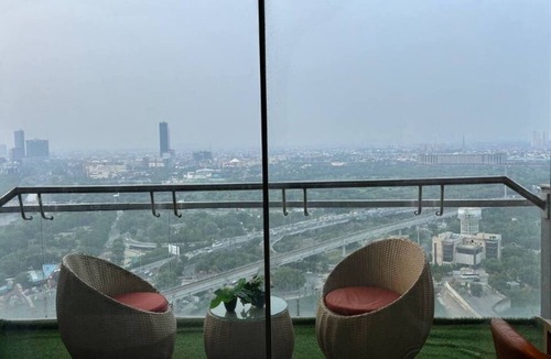 Sector 40 Apartment | Luxury Heights with City View and River View
