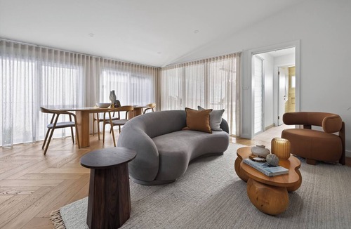 Williamstown House | Luxury heritage home in Williamstown – walk to beach, village & train