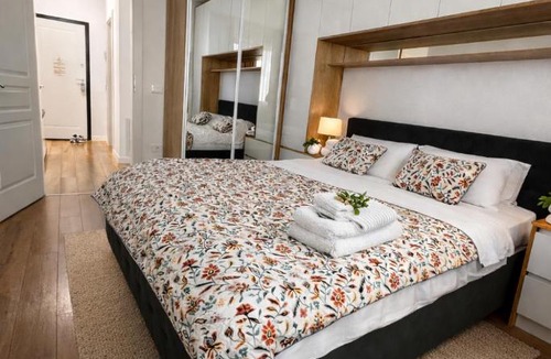 Iasi Apartment | Luxury Modern Apartment Near Mall Moldova