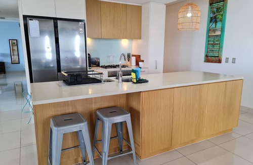 Darwin City Centre Apartment | Luxury Oceanfront Escape. Stay where the city meets the sea. 2.5 BR, 2 BTH