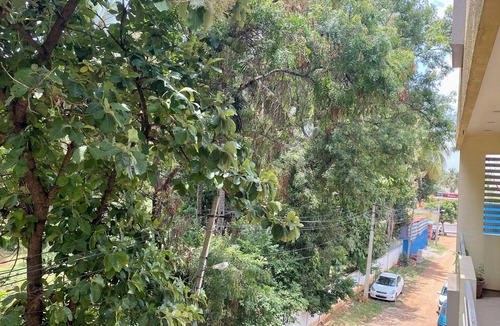 Mysore Apartment | Luxury Queen Beds, Farm/Hill view, 5km center
