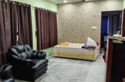 Kolkata Apartment | Luxury stay on budget