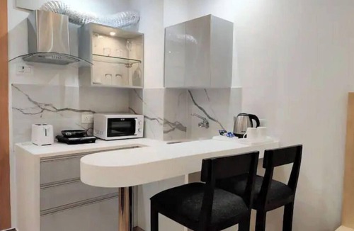 Shyam Nagar Apartment | Luxury Studio Apartment with rooftop infinity pool