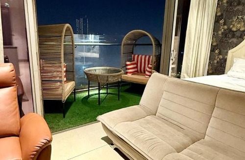 Gurugram Apartment | Luxury Studios Key 3