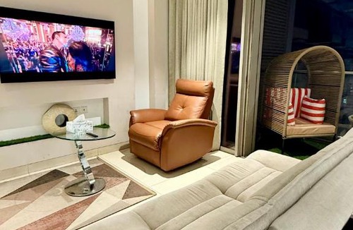 Gurugram Apartment | Luxury Studios Key 3