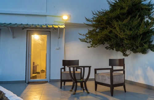 Library Road Villa | Luxury Villa 1km from Mall Road (Hampton Villa)