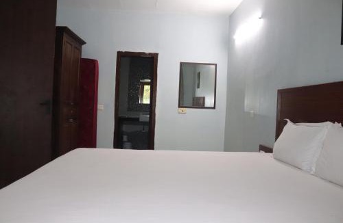 Raichak House | Luxury Villa Large Private Pool