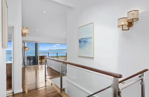 Killcare Heights House | Luxury Villas Kalani at Killcare (Walk to the beach)